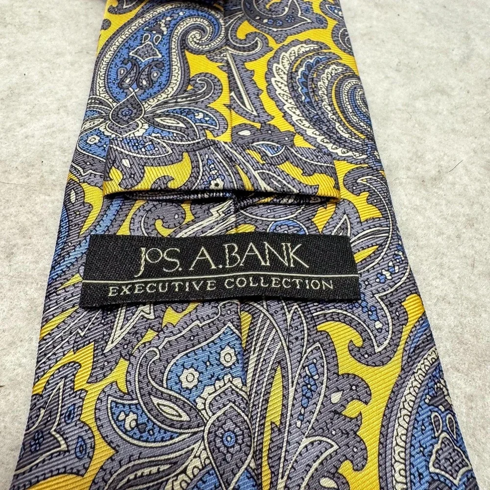 Jos A Bank Silk Tie Mens One Size Yellow Blue Paisley Executive‎ Collection